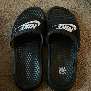 Nike black flip flops